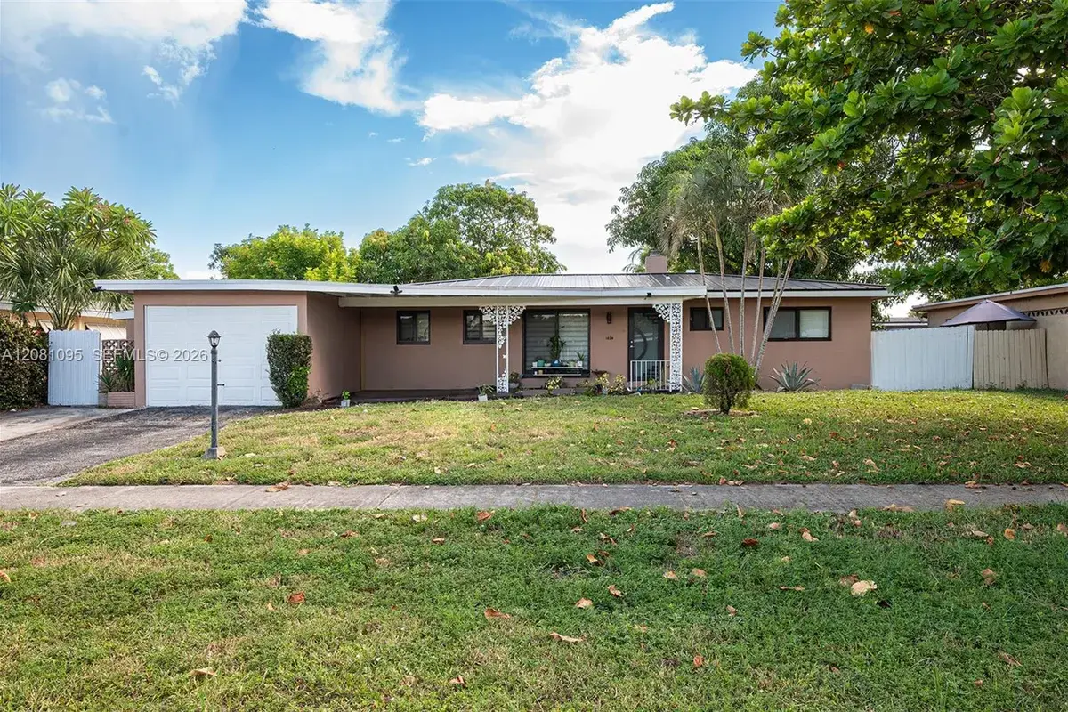 1024 Long Island Ave, Fort Lauderdale FL 33312