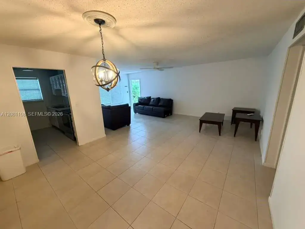 557 High Point Dr # B, Delray Beach FL 33445 photo 3