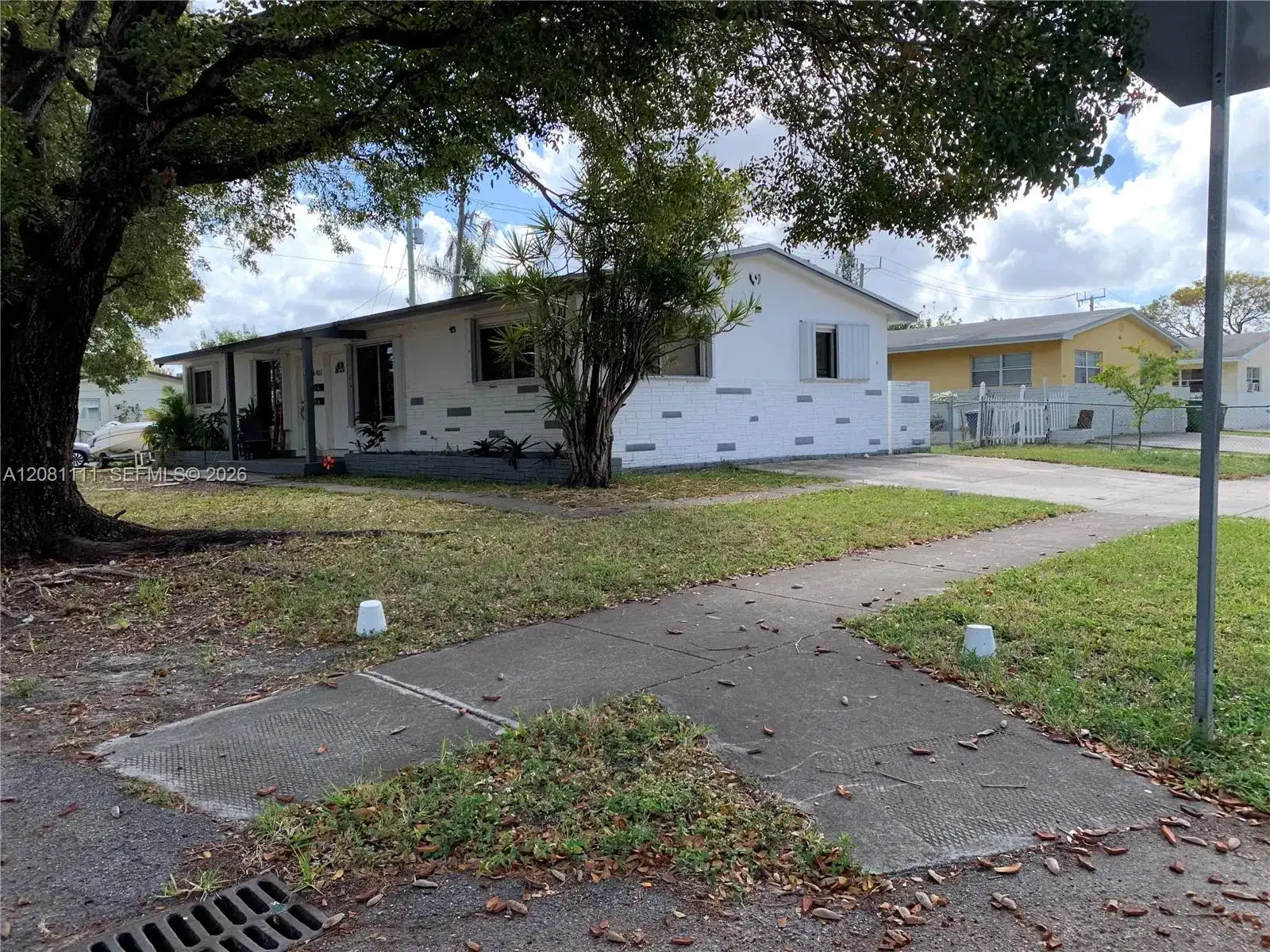 401 SW 8th St # A, Hallandale Beach FL 33009 photo 2