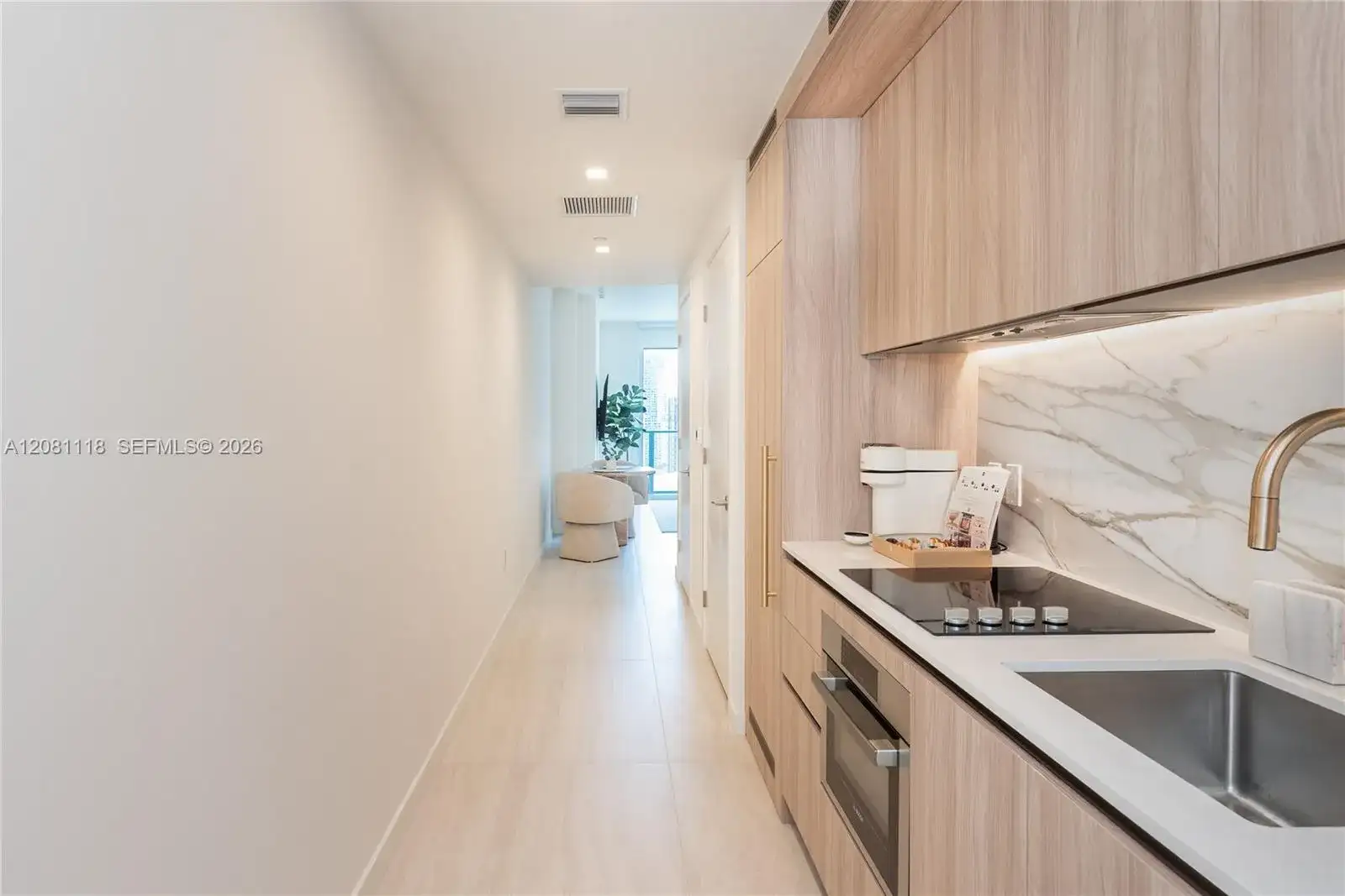 77 SE 5th St # 3204, Miami FL 33131 photo 3