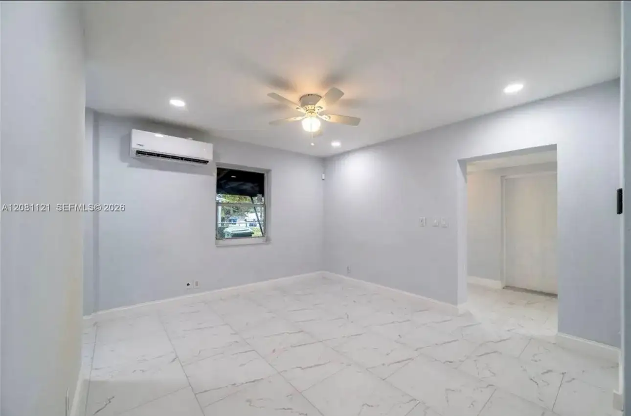 425 NW 14th Way, Fort Lauderdale FL 33311 photo 5
