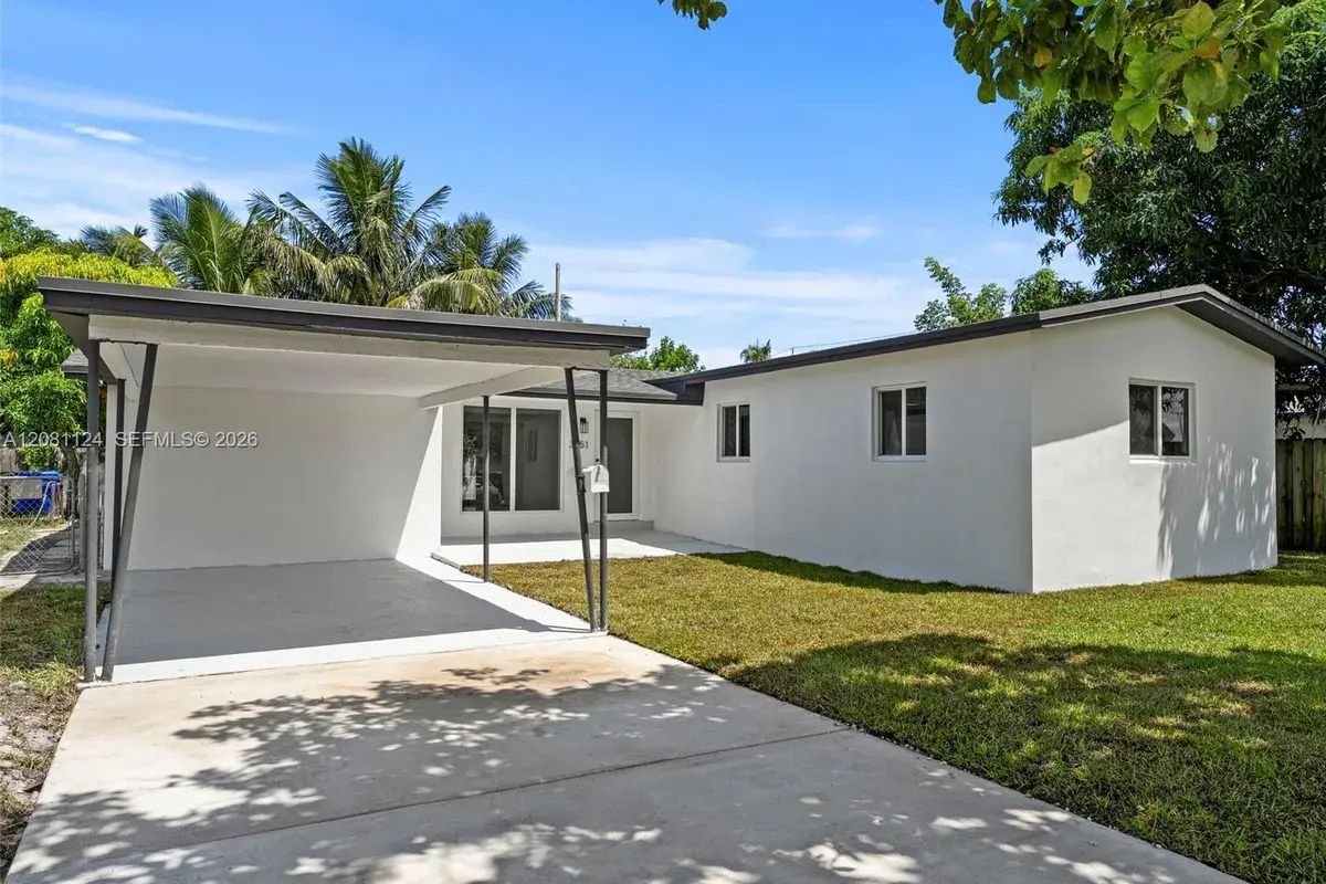 3651 SW 40th Ave, West Park FL 33023