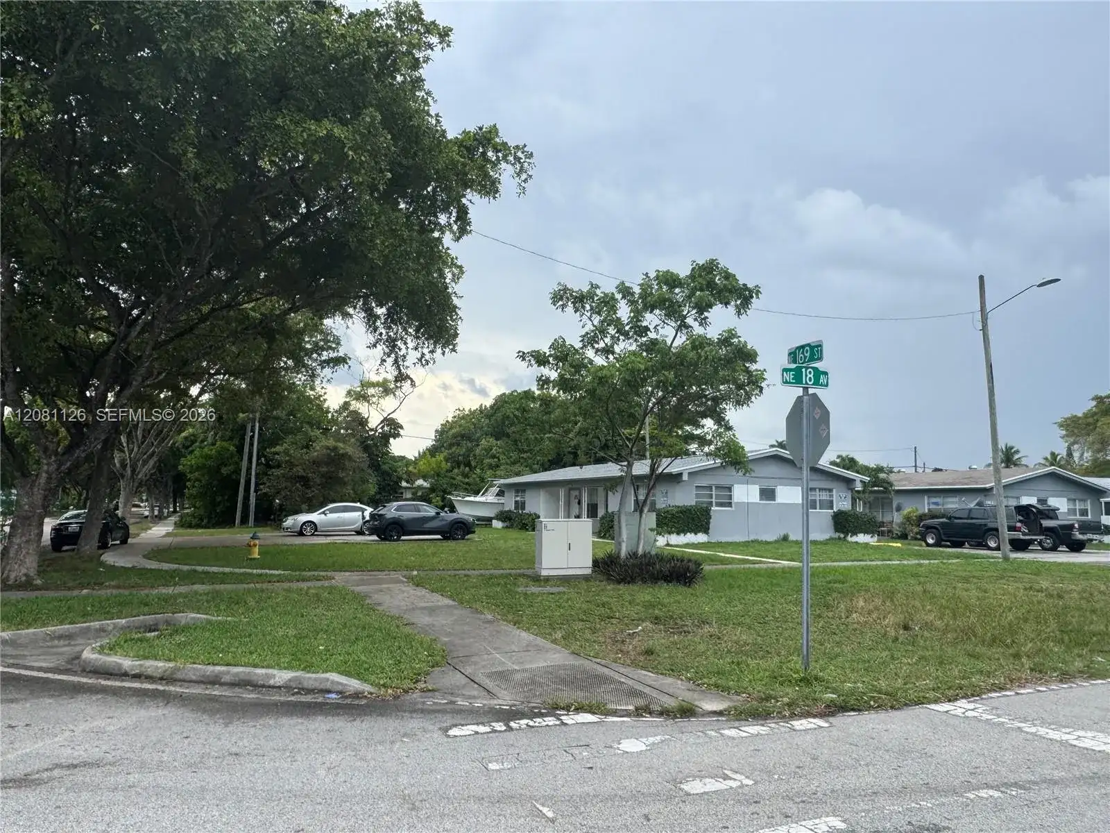 16900 NE 18th Ave, North Miami Beach FL 33162 photo 2