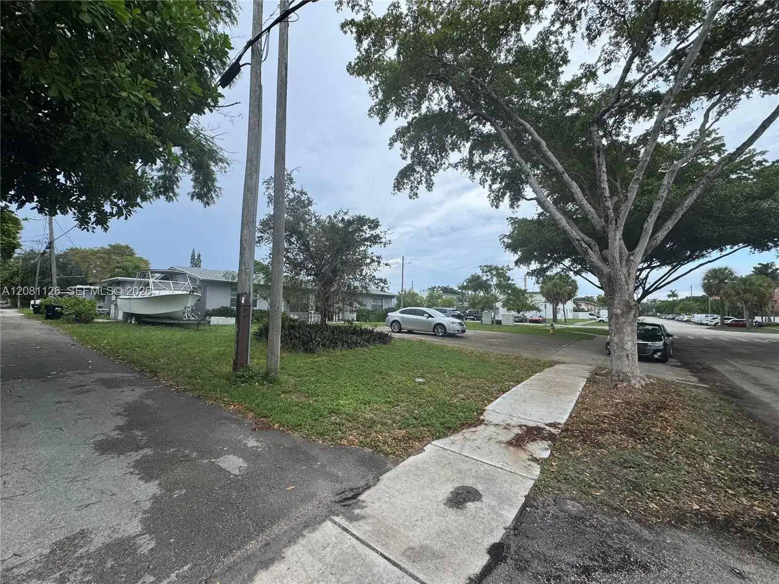 16900 NE 18th Ave, North Miami Beach FL 33162 photo 3