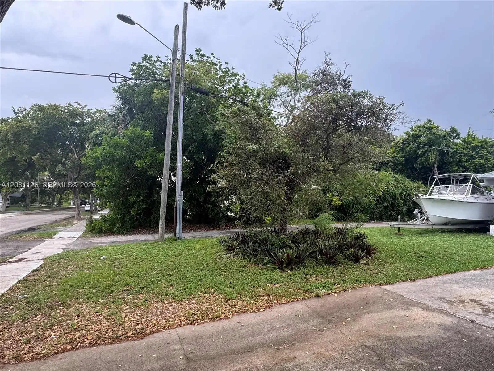 16900 NE 18th Ave, North Miami Beach FL 33162 photo 4