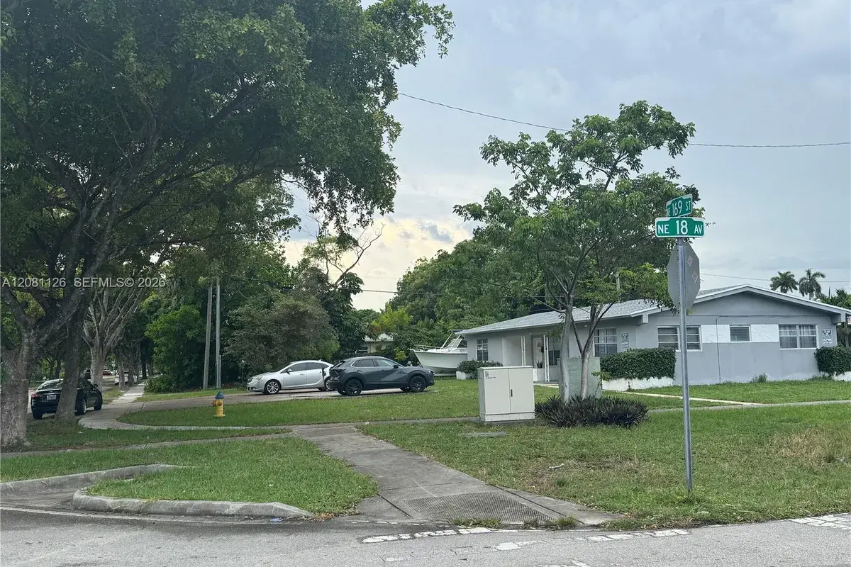16900 NE 18th Ave, North Miami Beach FL 33162