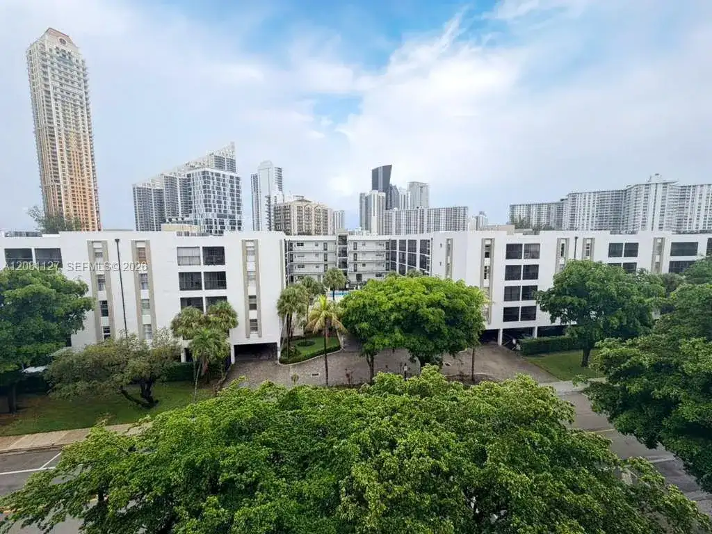 200 178th Dr # 606, Sunny Isles Beach FL 33160 photo 2