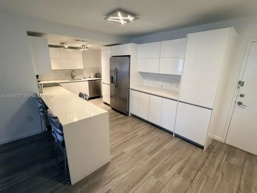 200 178th Dr # 606, Sunny Isles Beach FL 33160 photo 3