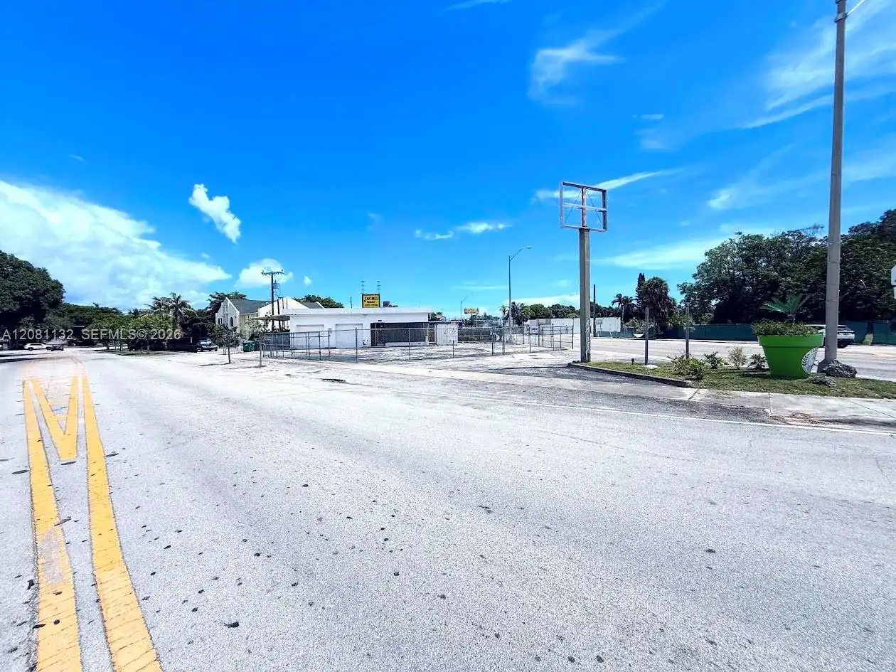 11815 NE 2nd Ave, Miami FL 33161