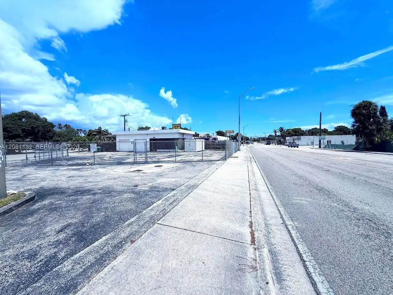11815 NE 2nd Ave, Miami FL 33161 photo 2