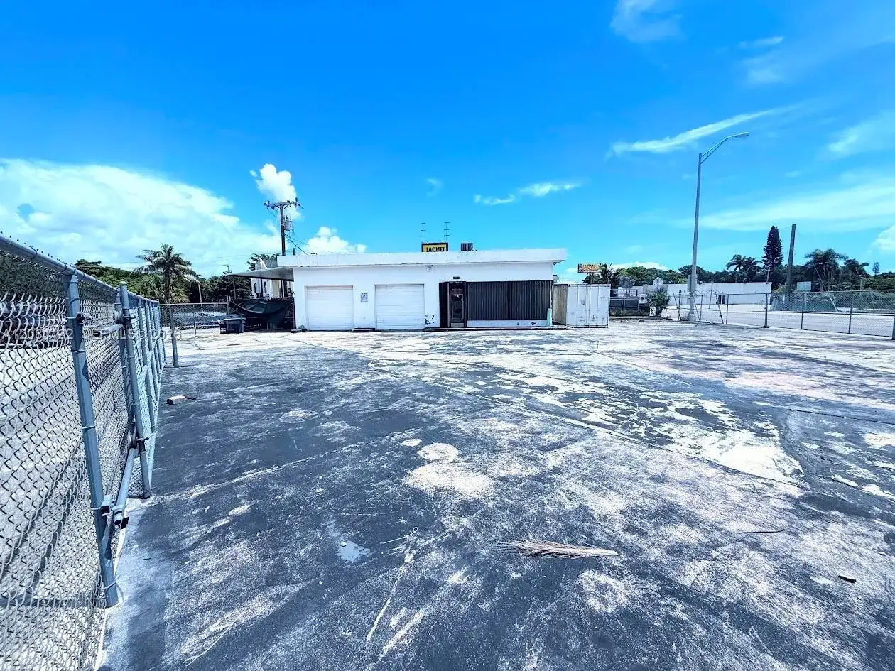 11815 NE 2nd Ave, Miami FL 33161 photo 4