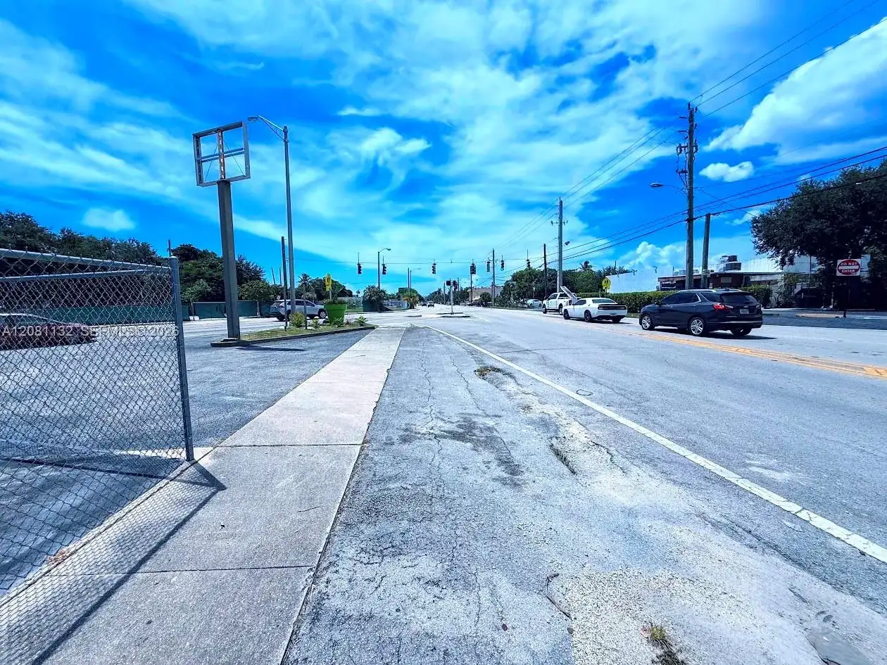 11815 NE 2nd Ave, Miami FL 33161 photo 5