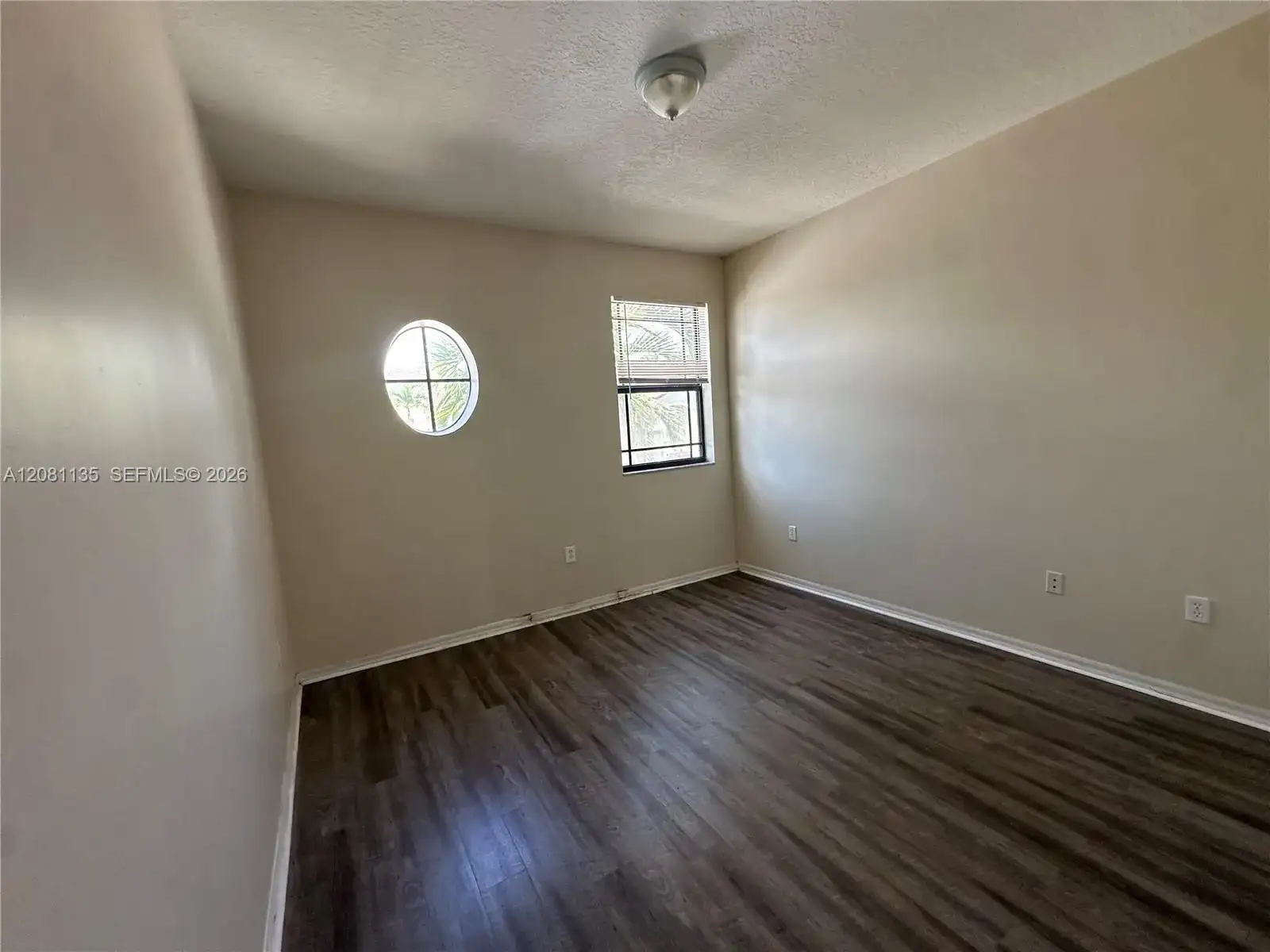 627 NE 35th Ave, Homestead FL 33033 photo 3