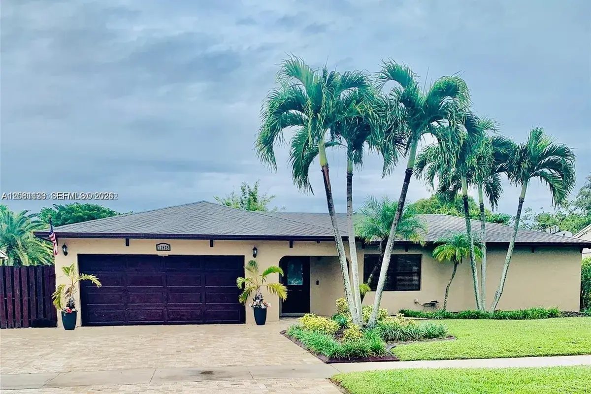 11525 SW 54th St, Cooper City FL 33330