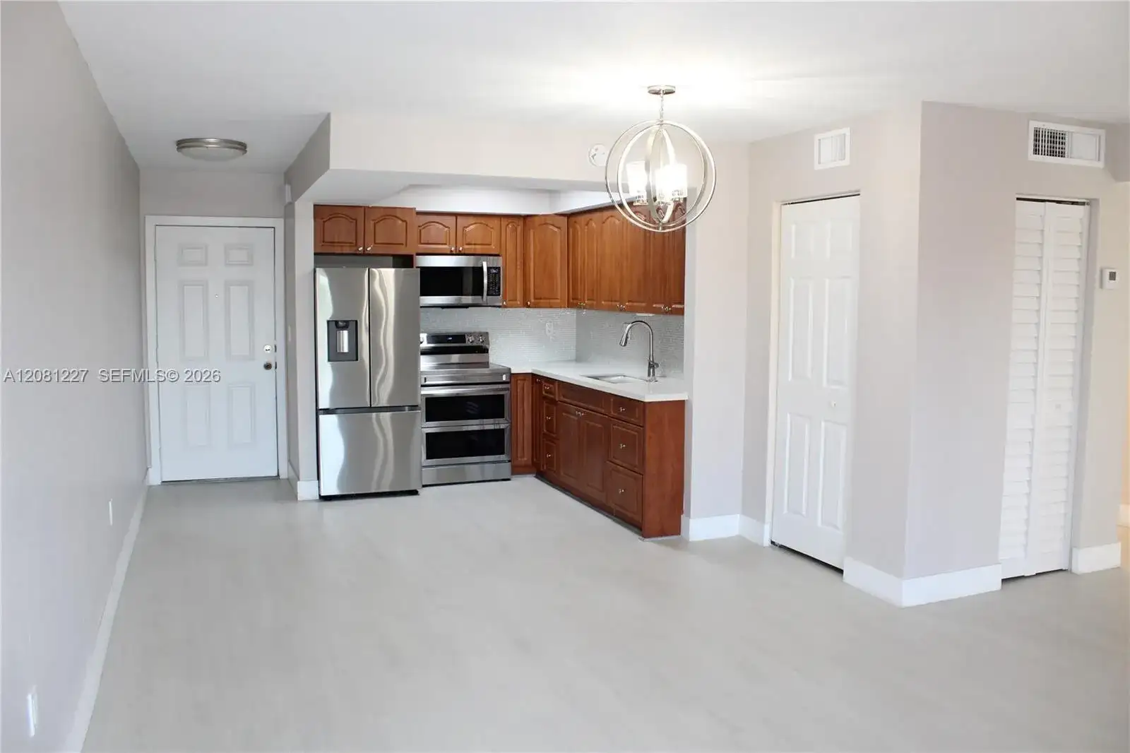 6780 W 2nd Ct # 401, Hialeah FL 33012 photo 2