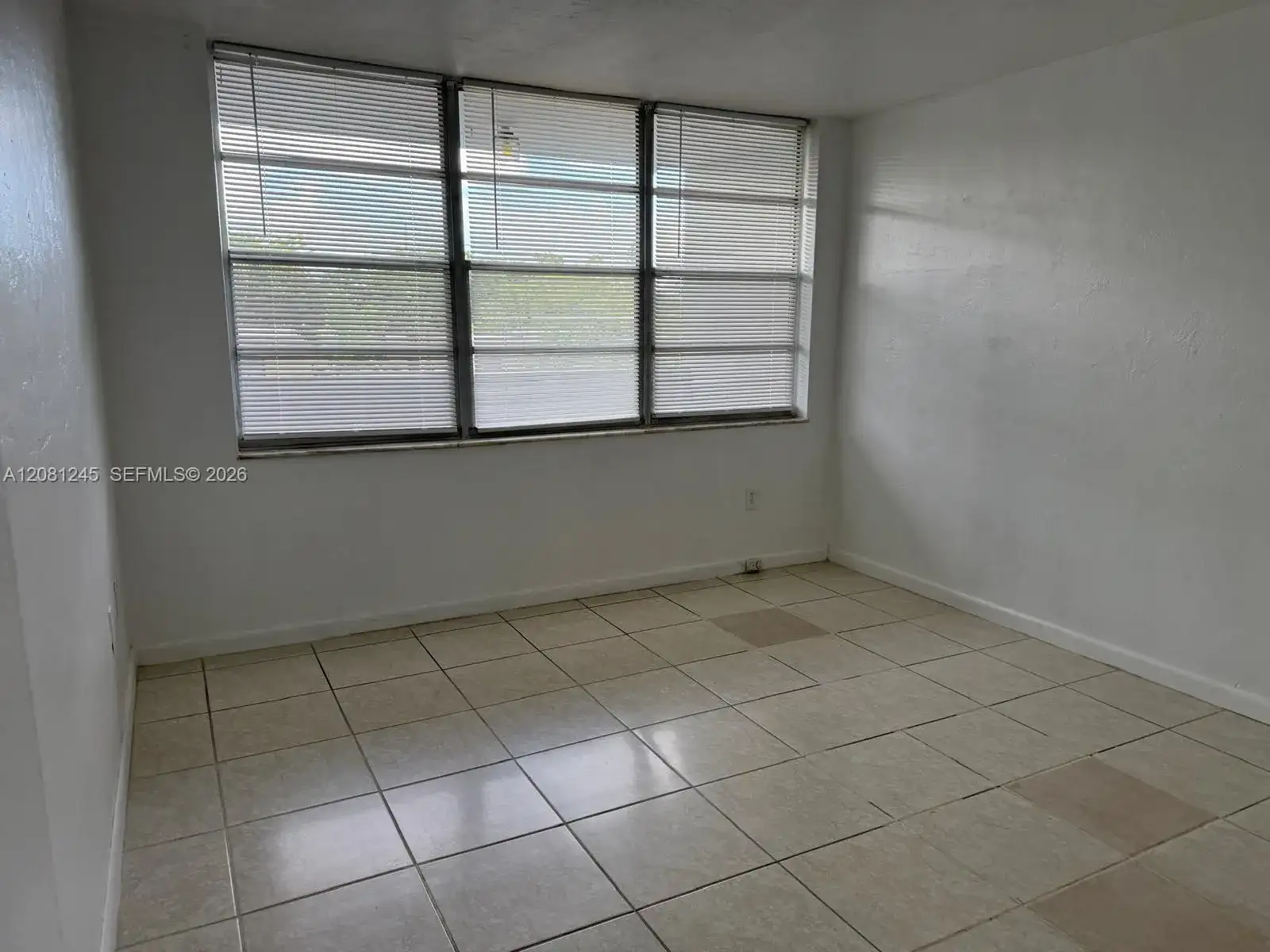 2175 NE 170th St # 310, North Miami Beach FL 33162 photo 3