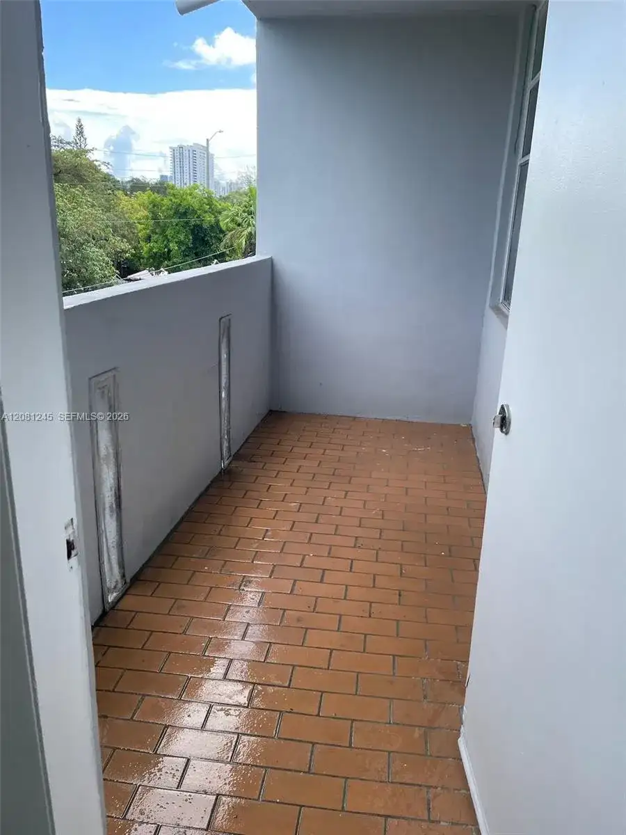 2175 NE 170th St # 310, North Miami Beach FL 33162 photo 5
