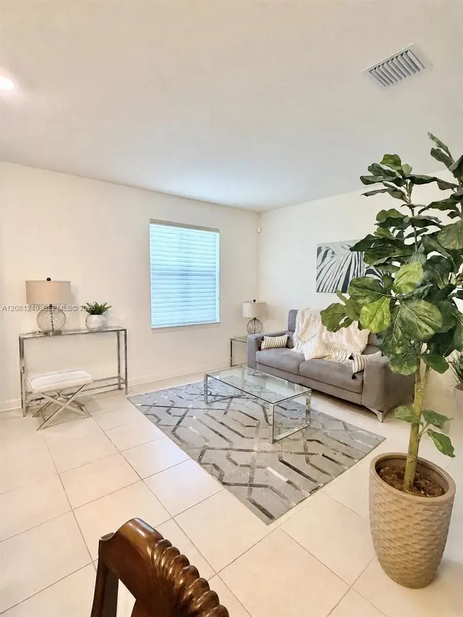 3344 W 105th Ter, Hialeah FL 33018 photo 3