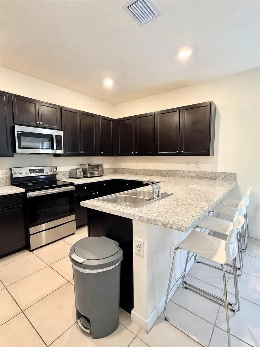 3344 W 105th Ter, Hialeah FL 33018 photo 5