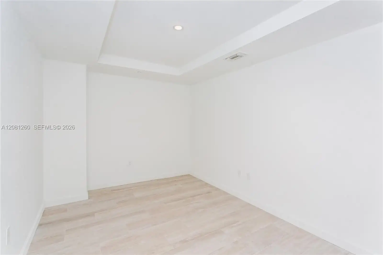 45 SW 9th St # 3204, Miami FL 33130 photo 2