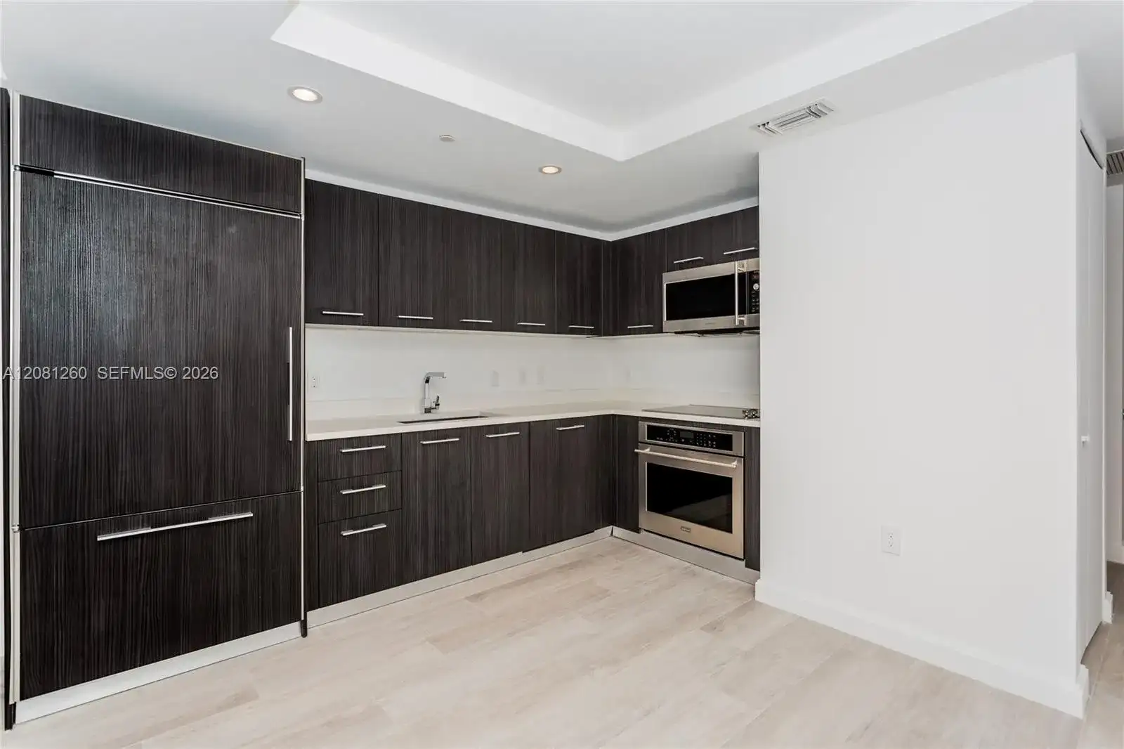 45 SW 9th St # 3204, Miami FL 33130 photo 5