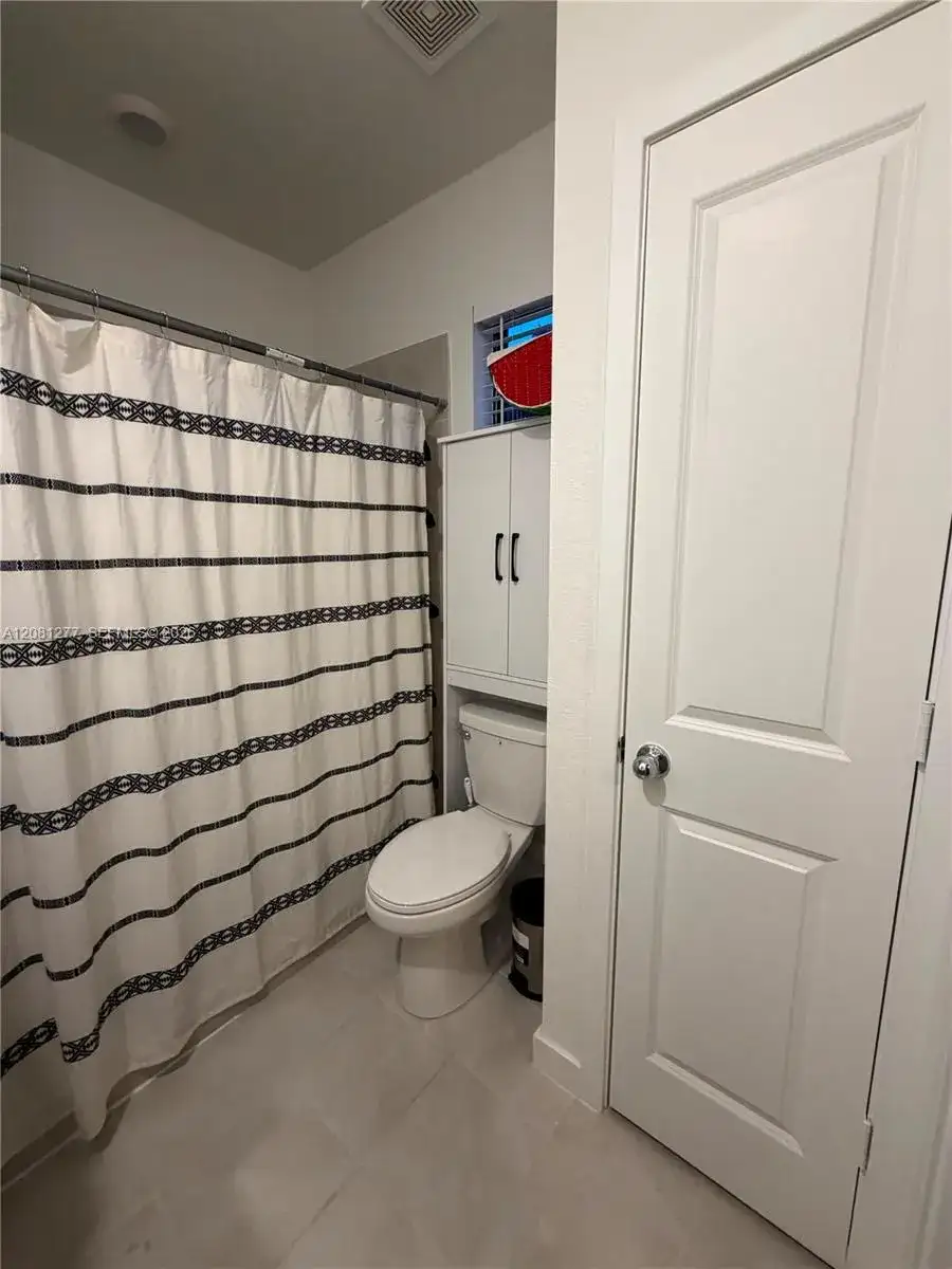 1281 NE 3rd Ave, Florida City FL 33034 photo 3