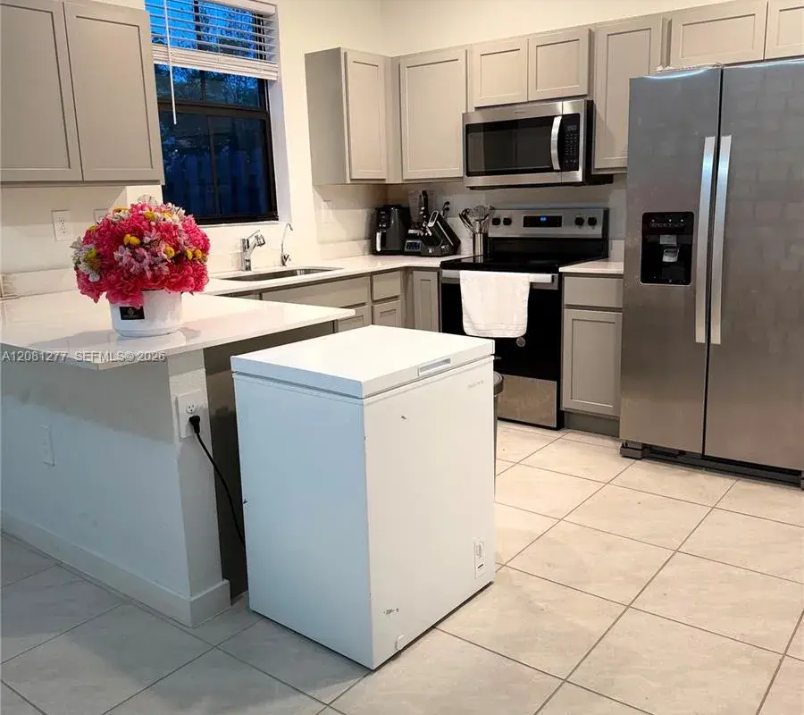 1281 NE 3rd Ave, Florida City FL 33034