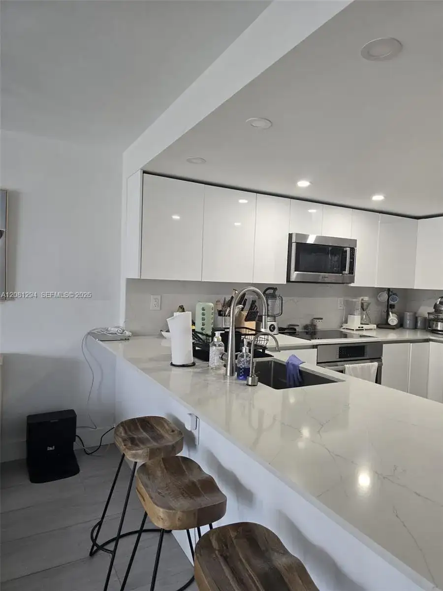 1901 Brickell Ave # B2110, Miami FL 33129 photo 4