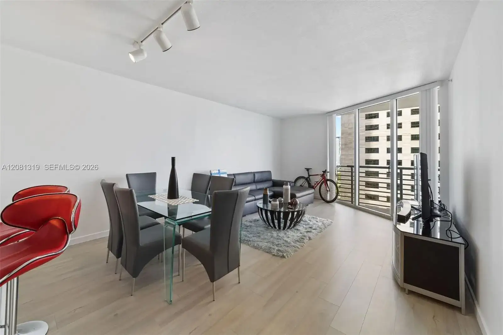 335 S Biscayne Blvd # 2904, Miami FL 33131 photo 4