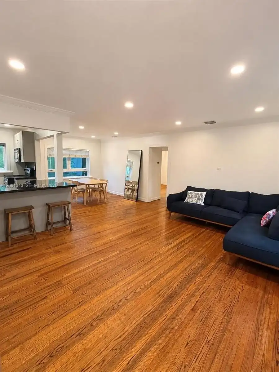7715 SW 57th Ave # 3, Miami FL 33143