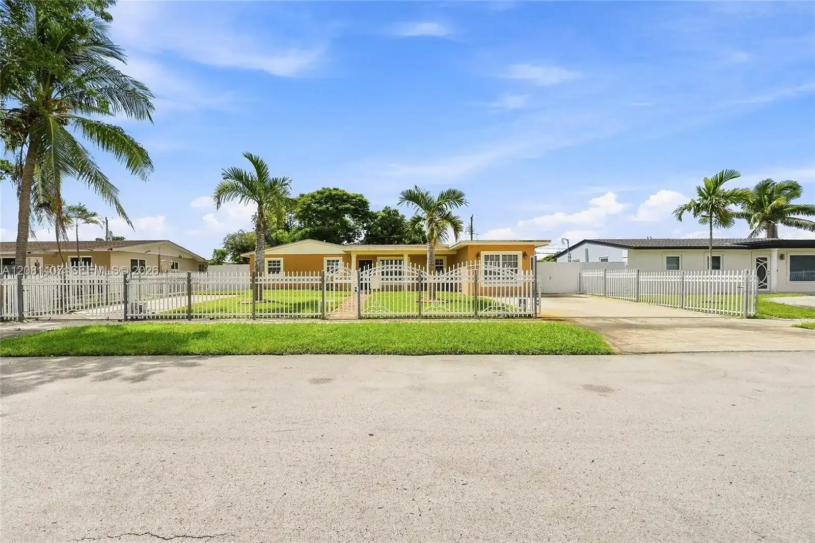 4470 NW 171st Ter, Miami Gardens FL 33055