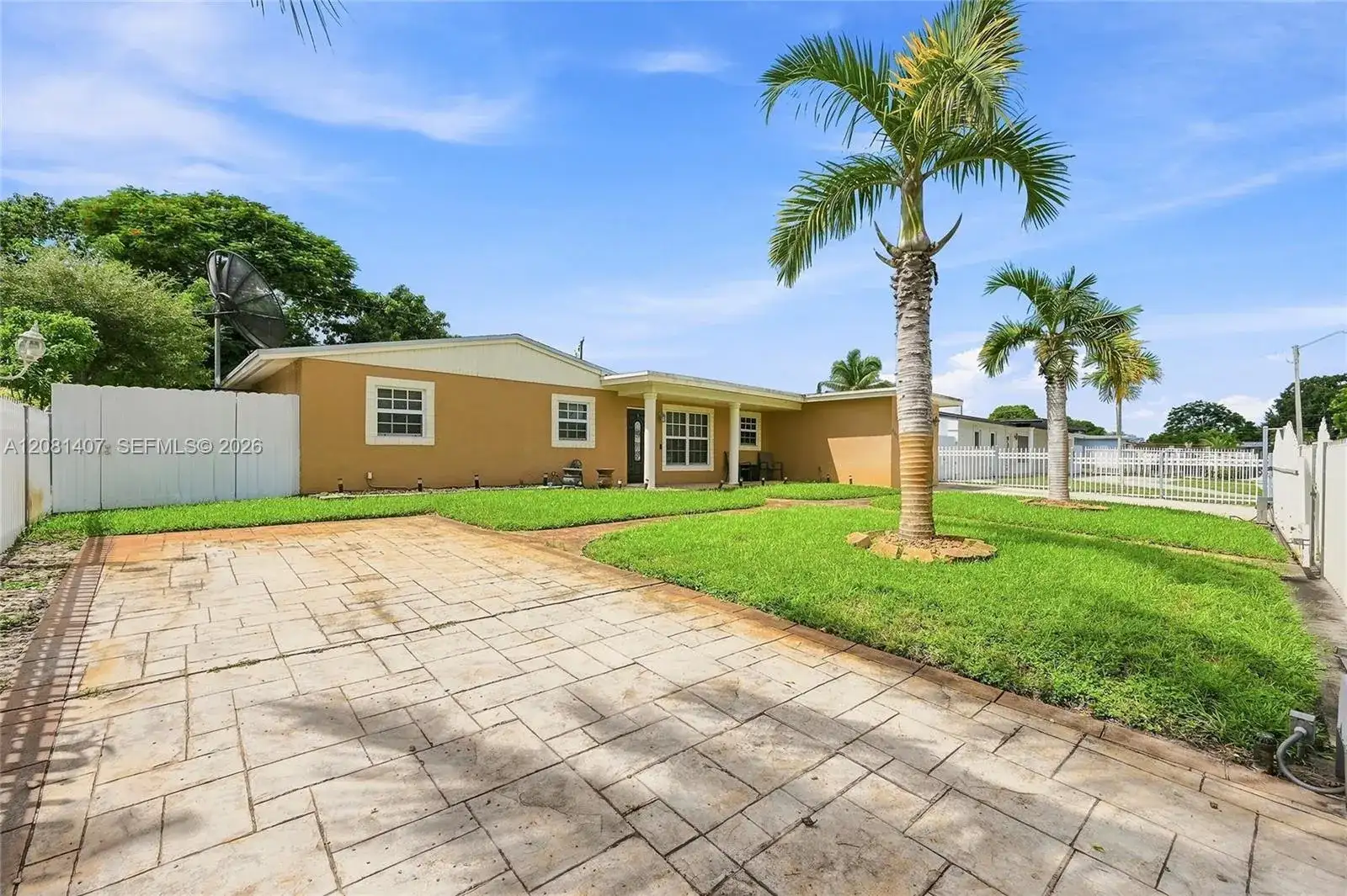 4470 NW 171st Ter, Miami Gardens FL 33055 photo 3