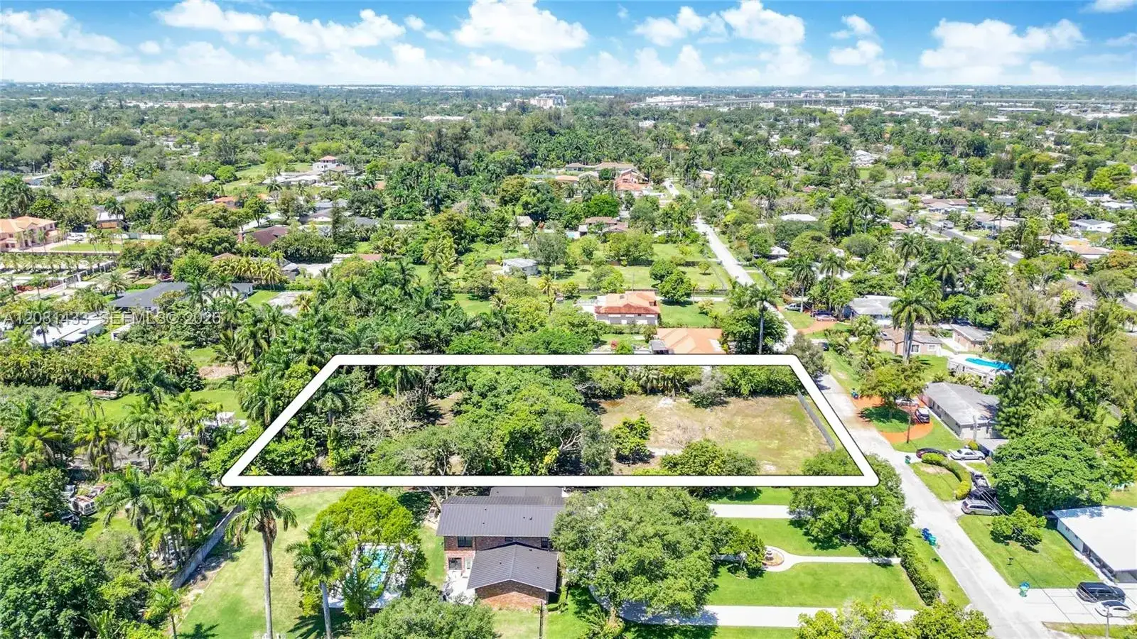 350 NE 158th St, Miami FL 33162 photo 2
