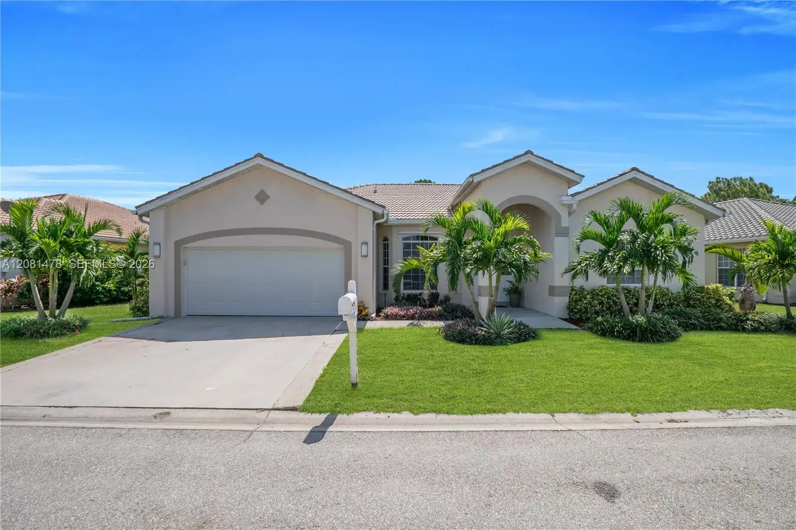 11142 Lakeland Cir, Other City - In The State Of Florida FL 33913 photo 3