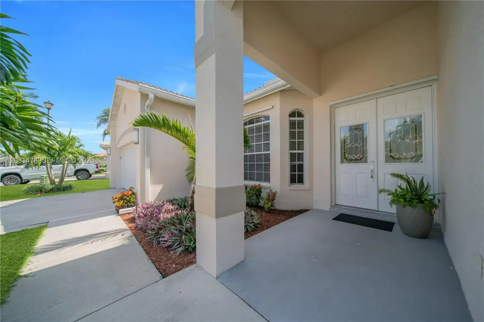 11142 Lakeland Cir, Other City - In The State Of Florida FL 33913 photo 4