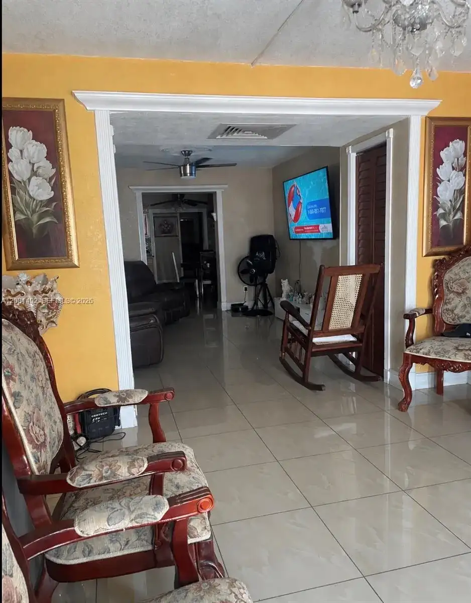 758 E 20th St, Hialeah FL 33013 photo 2
