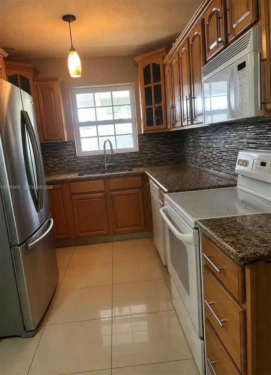 758 E 20th St, Hialeah FL 33013 photo 3
