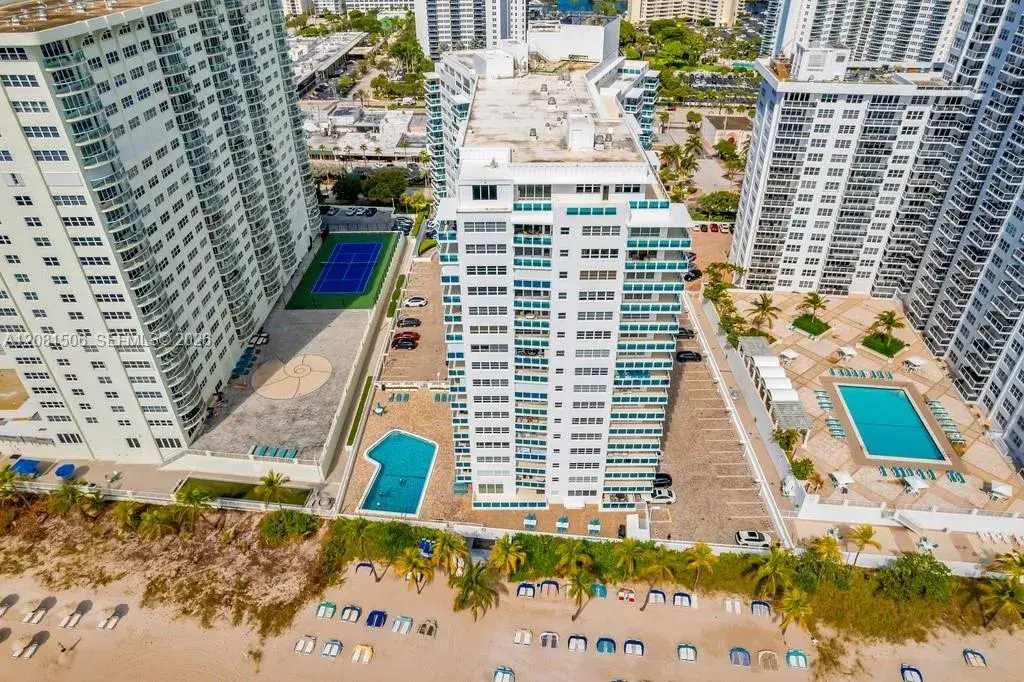3430 Galt Ocean Dr # 305, Fort Lauderdale FL 33308