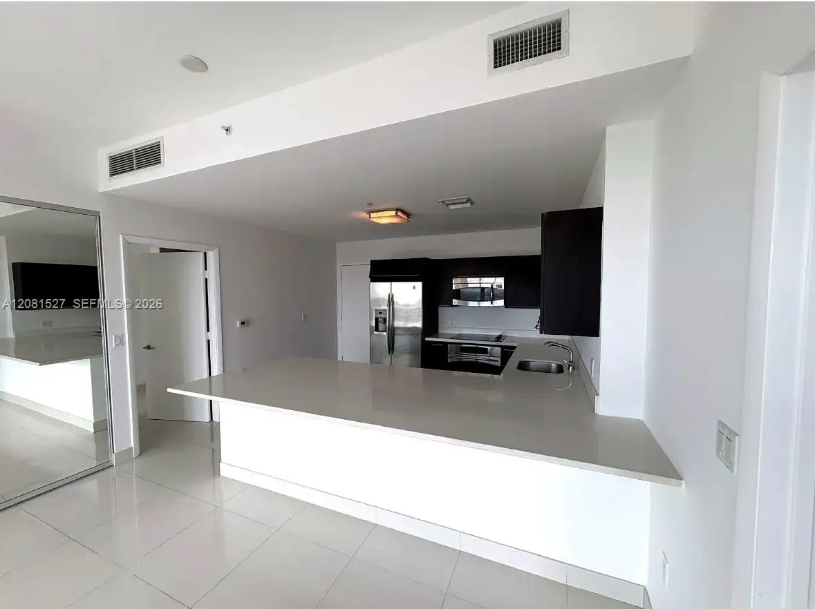 90 SW 3rd St, Miami FL 33130 photo 5