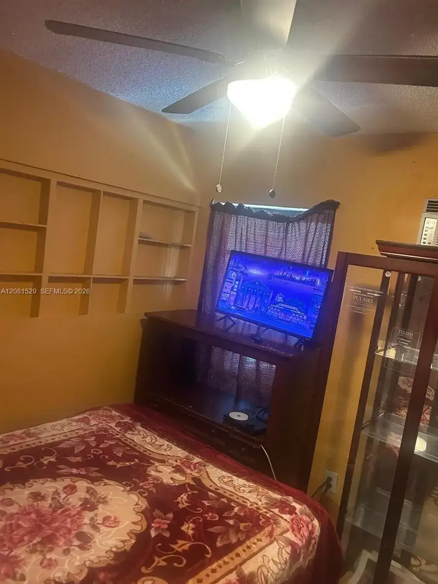 115 NW 193rd St # 2, Miami Gardens FL 33169 photo 2