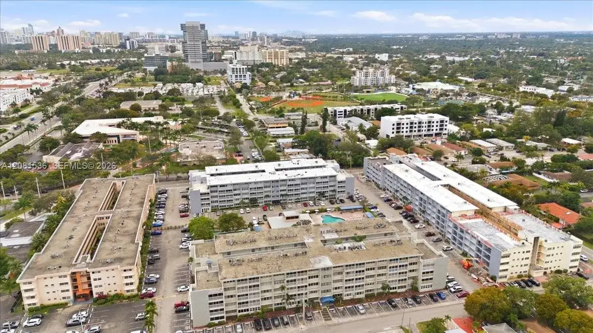 330 SE 2nd St # 501G, Hallandale Beach FL 33009 photo 4