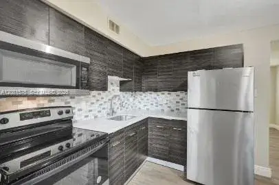 429 NW 9th Ave # 1, Fort Lauderdale FL 33311