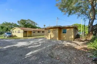 429 NW 9th Ave # 1, Fort Lauderdale FL 33311 photo 2