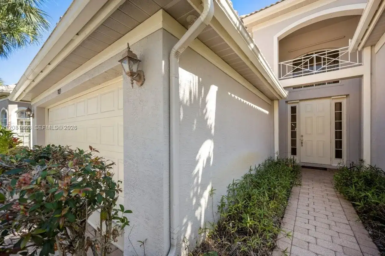 303 NW Somerset Cir, Port St. Lucie FL 34983 photo 2