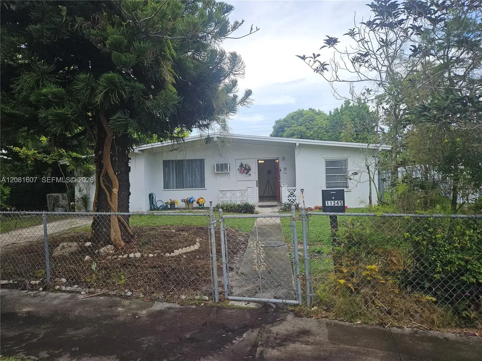 11345 SW 44th St, Miami FL 33165