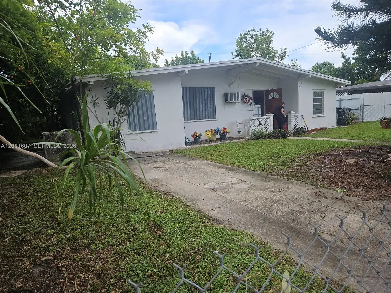 11345 SW 44th St, Miami FL 33165 photo 2