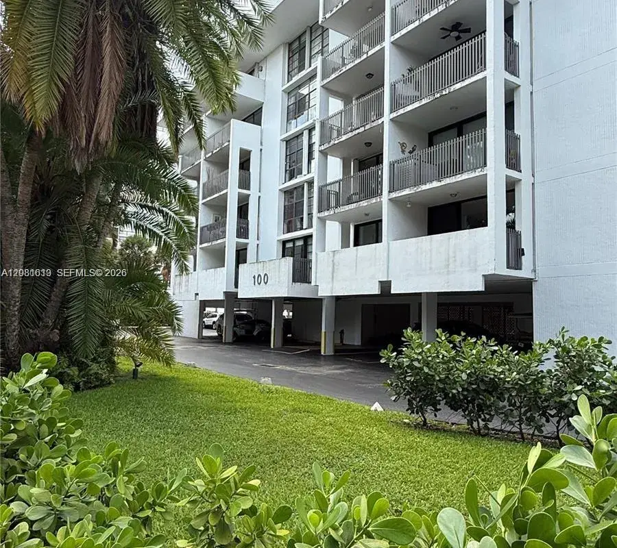100 Ocean Lane Dr # 303, Key Biscayne FL 33149
