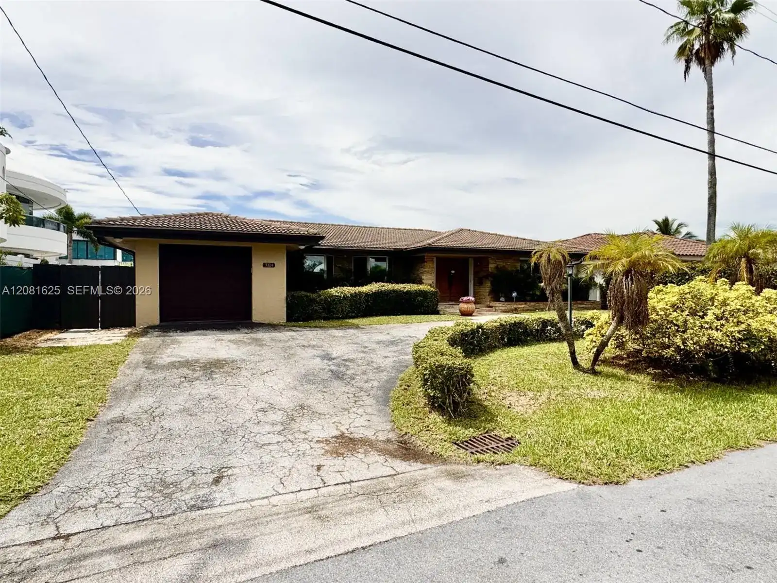 3324 NE 167th St, North Miami Beach FL 33160 photo 4