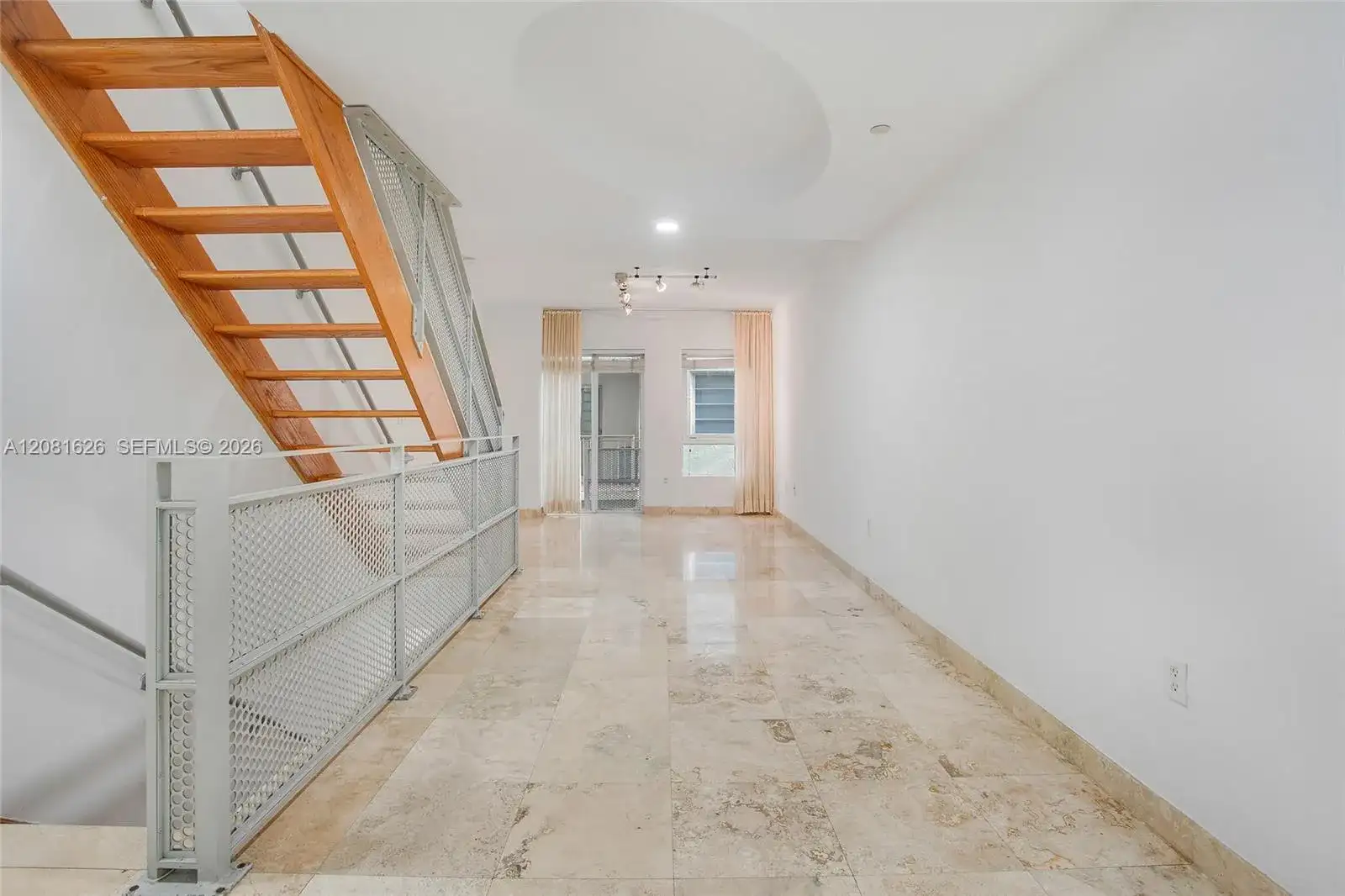 206 Washington Ave # 12, Miami Beach FL 33139 photo 3