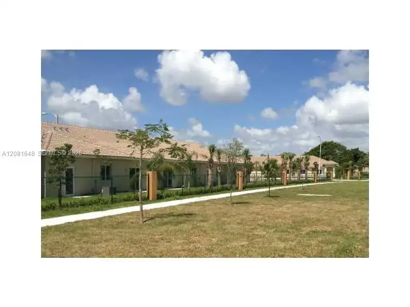 13276 OLD BISCAYNE BLVD # 305, Homestead FL 33033